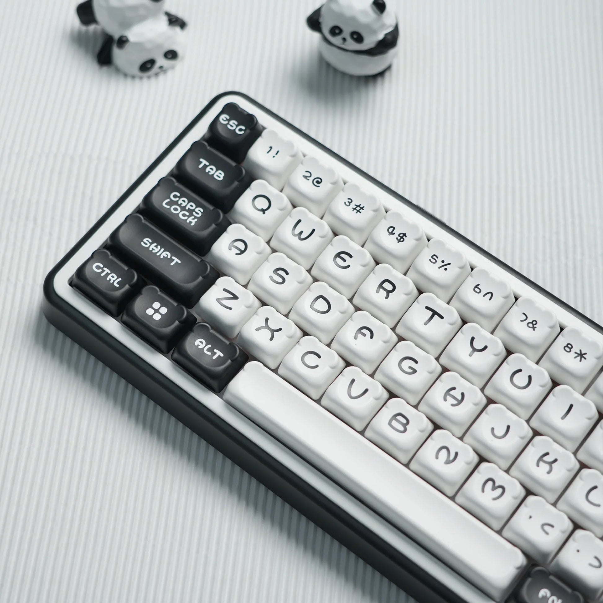 WOMIER PANDA BEAR KEYCAP SET – beaverkeys