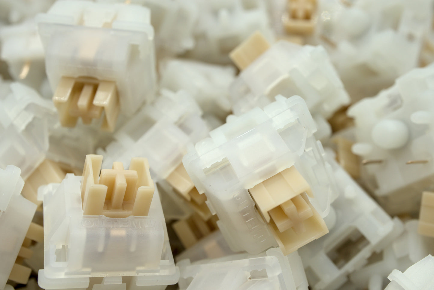 OUTEMU YELLOW JADE SILENT TACTILE