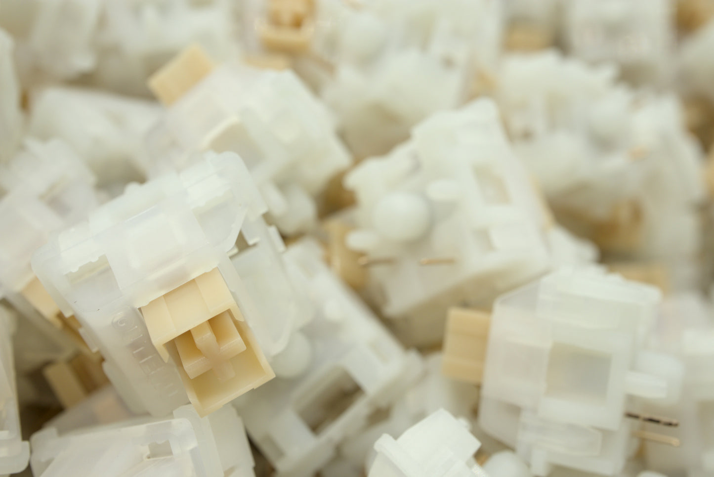 OUTEMU YELLOW JADE SILENT TACTILE
